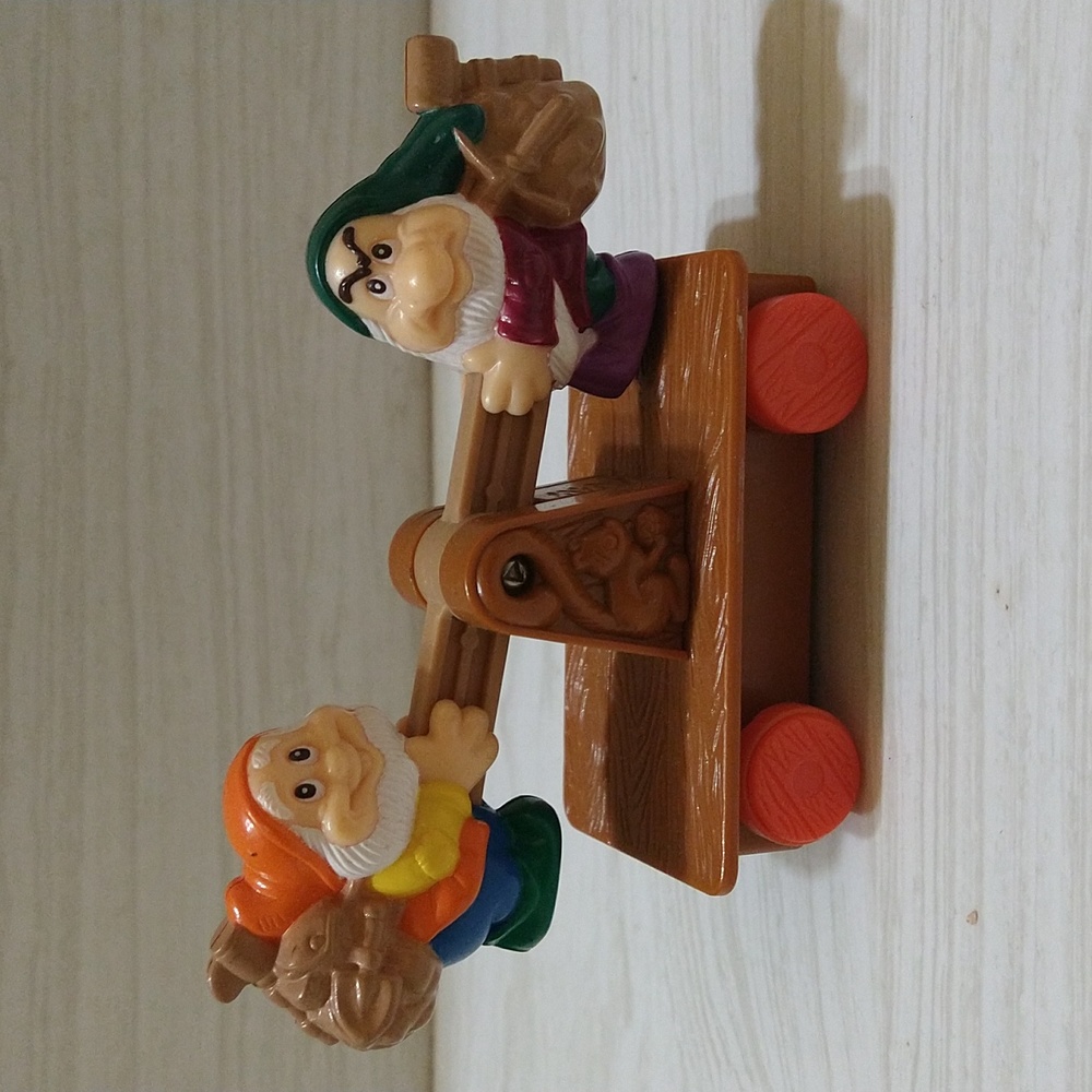 Vintage 1992 McDonald's Snow White & The 7 Dwarfs Happy Meal Action Figure